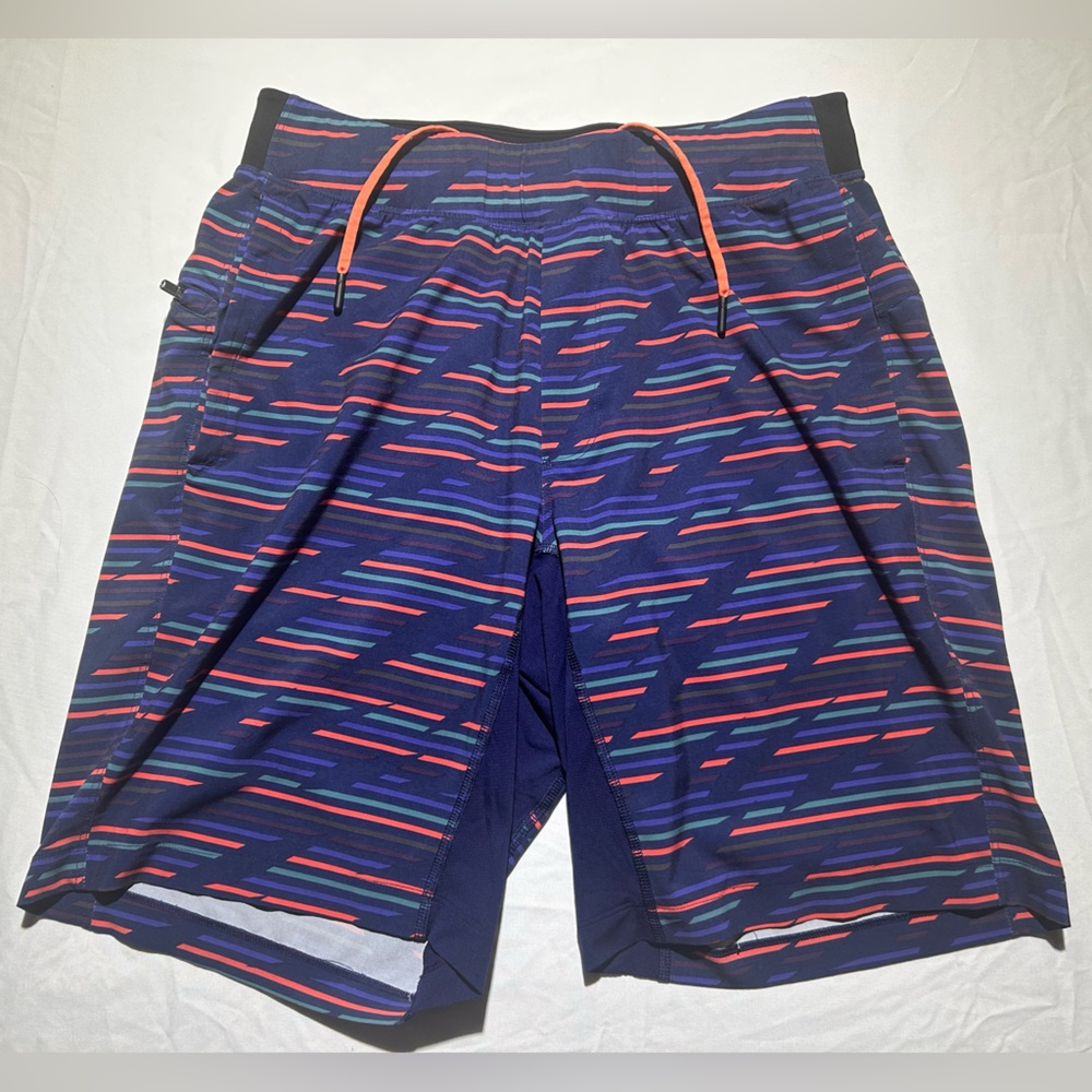 Lululemon T.H.E. Short w/ liner - Multicolor Stripe - M - Stretchy